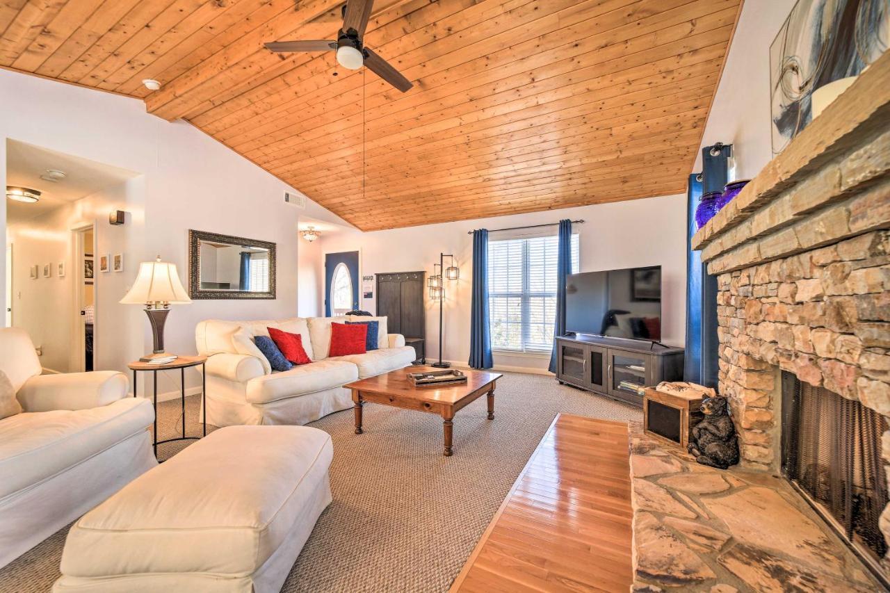 Cozy Sapphire Resort Home With Deck And Mountain Views Екстериор снимка